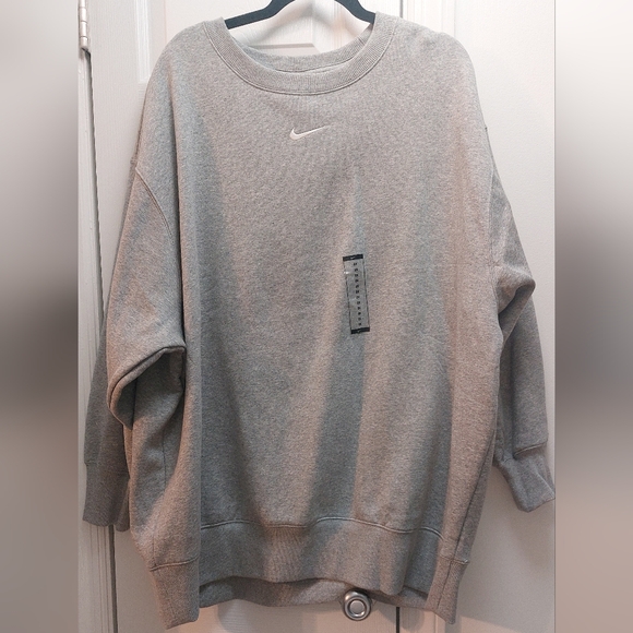 Nike Sweat Shirt - Picture 1 of 3